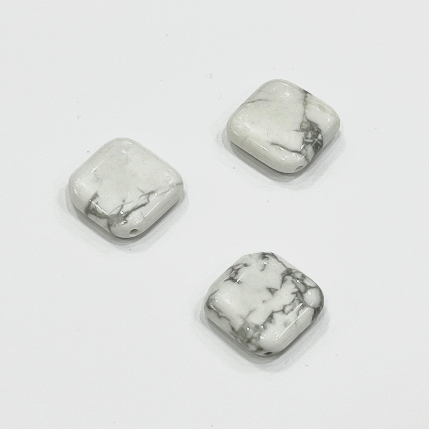 Cuadrado Howlite 1,6*1,6cm