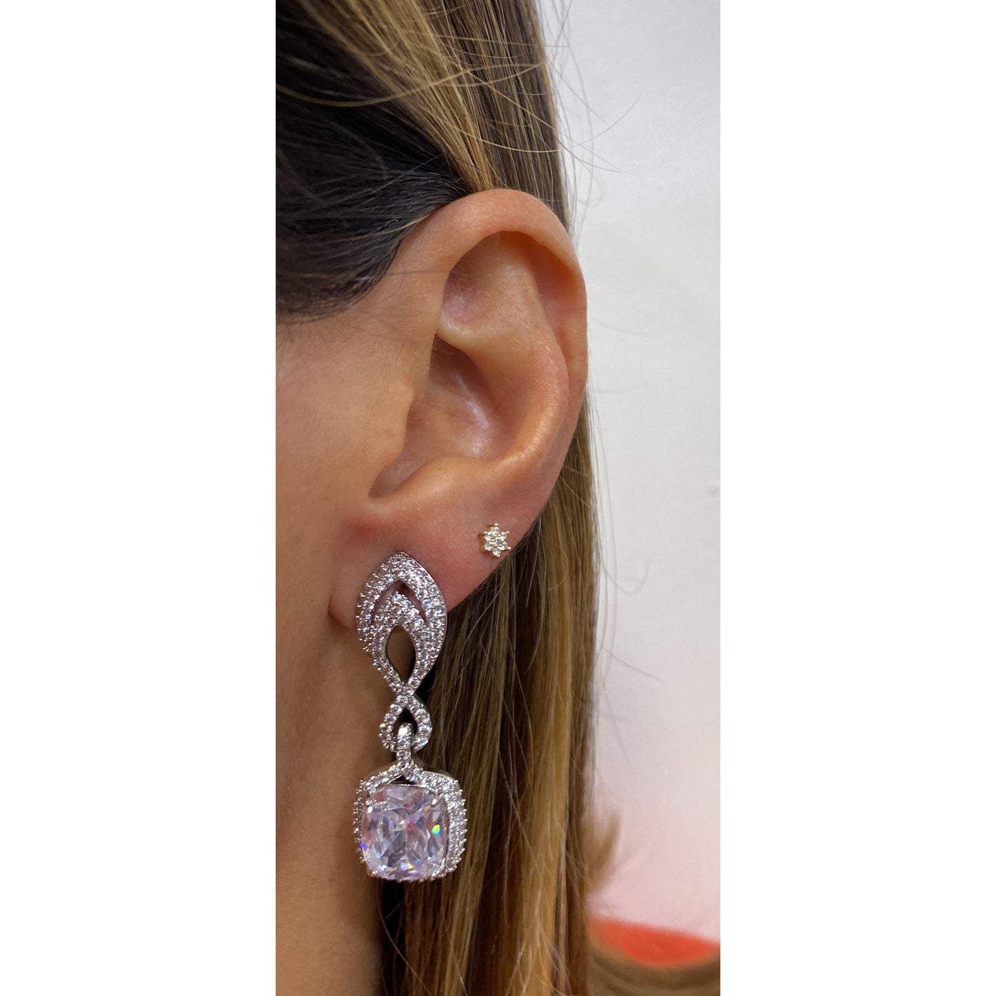 Aretes VOKUN
