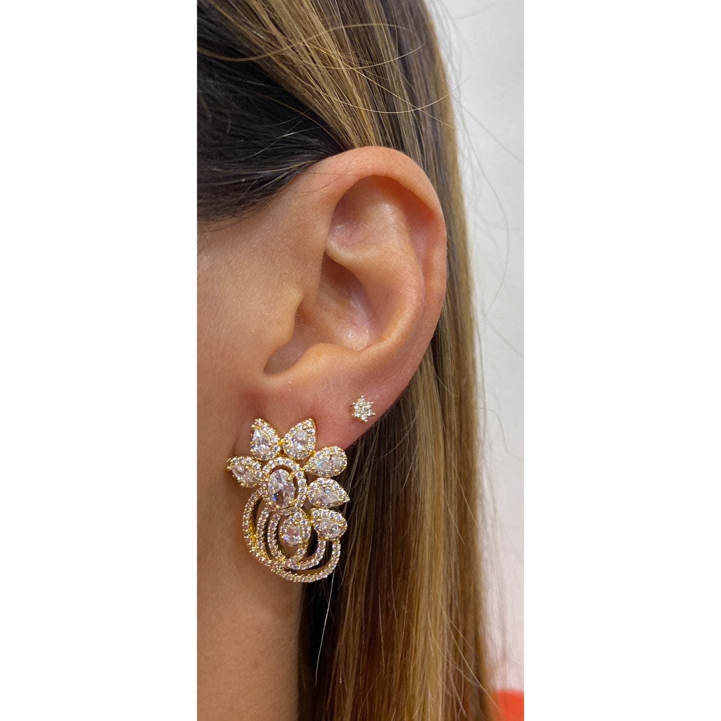 Aretes ONEFA Dorado