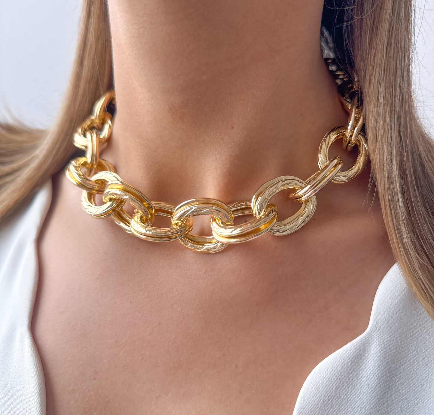 Collar ROKENA