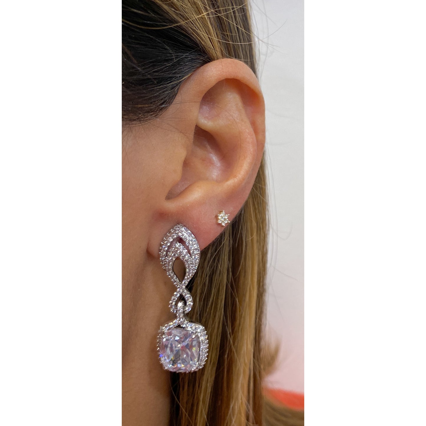 Aretes VOKUN
