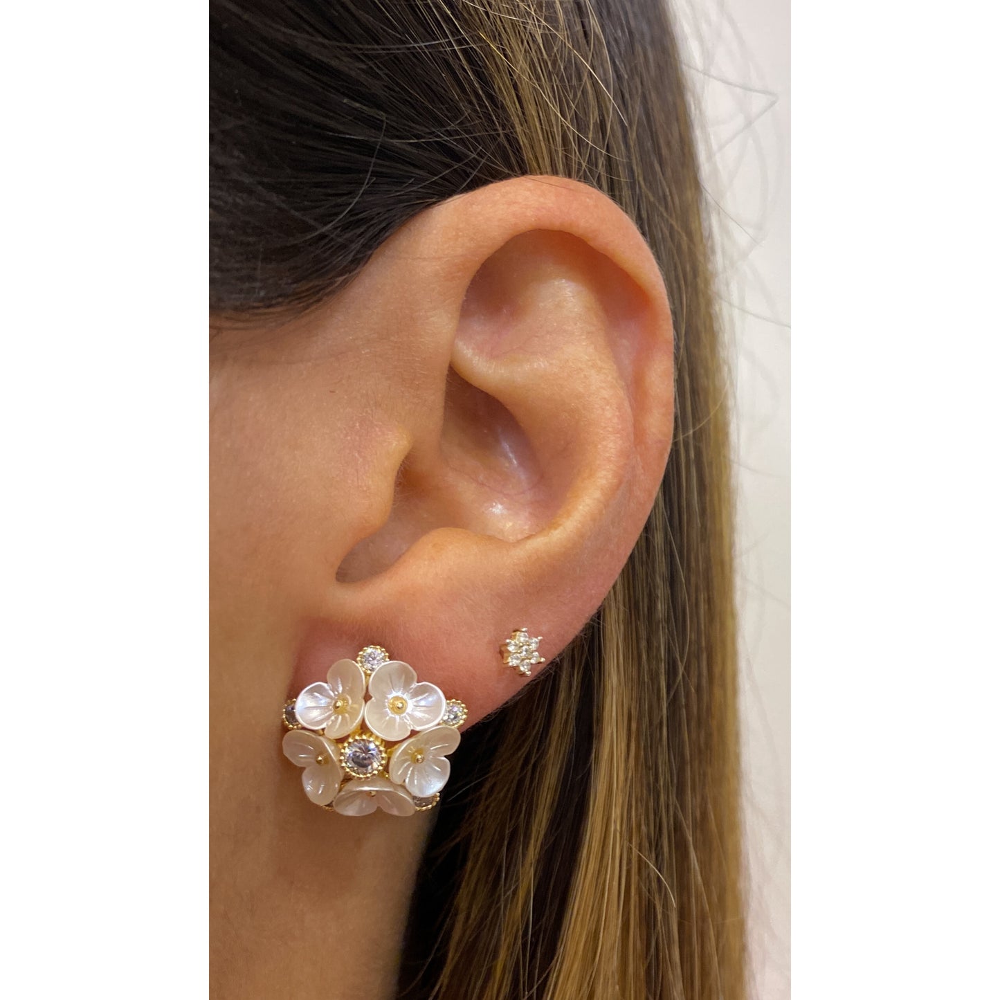 Aretes UWY Dorado