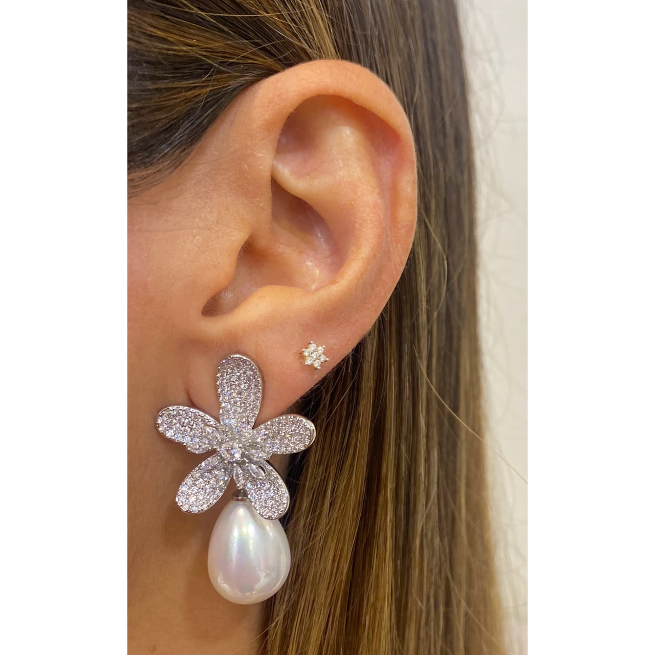Aretes AKIL Plateados