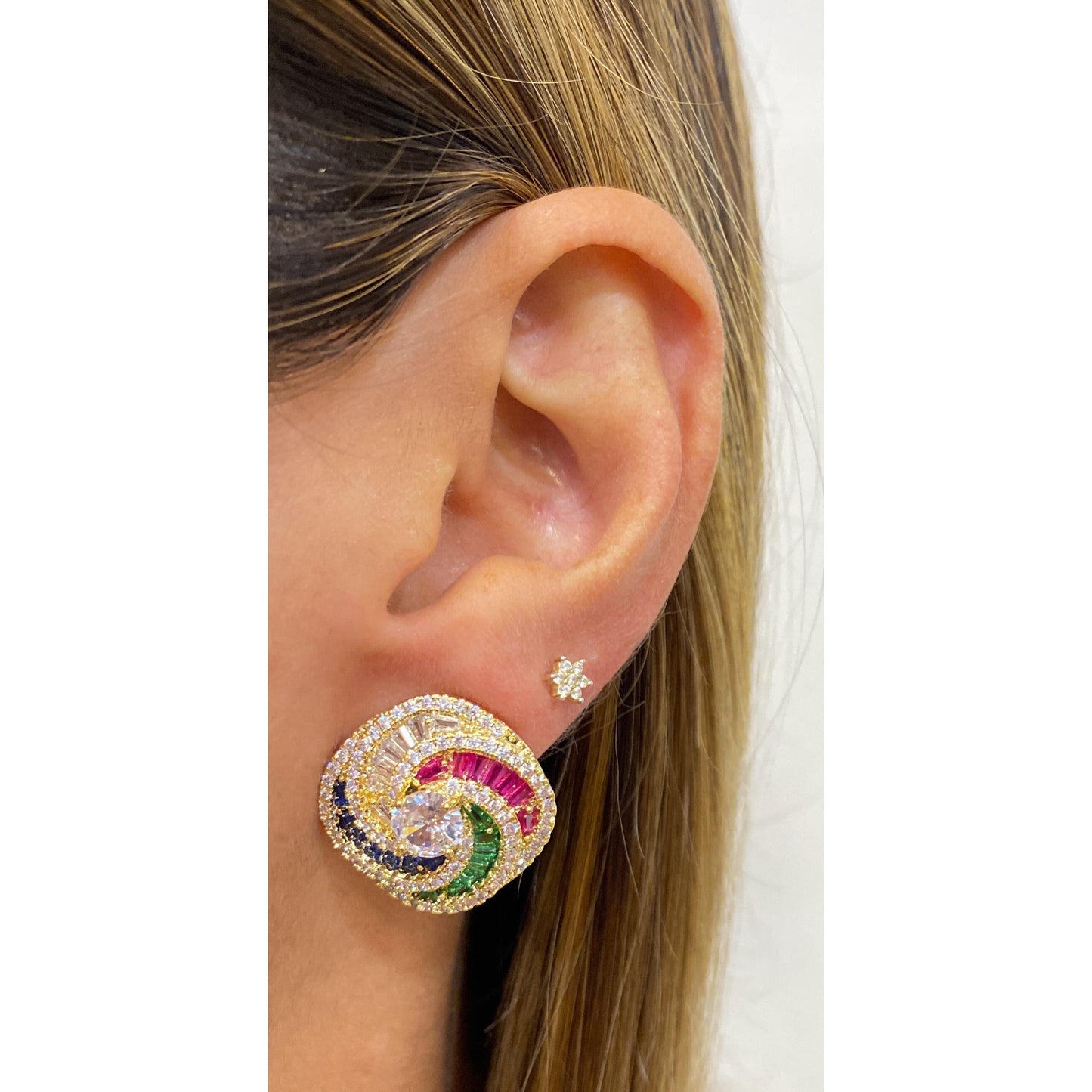 Aretes EKUN