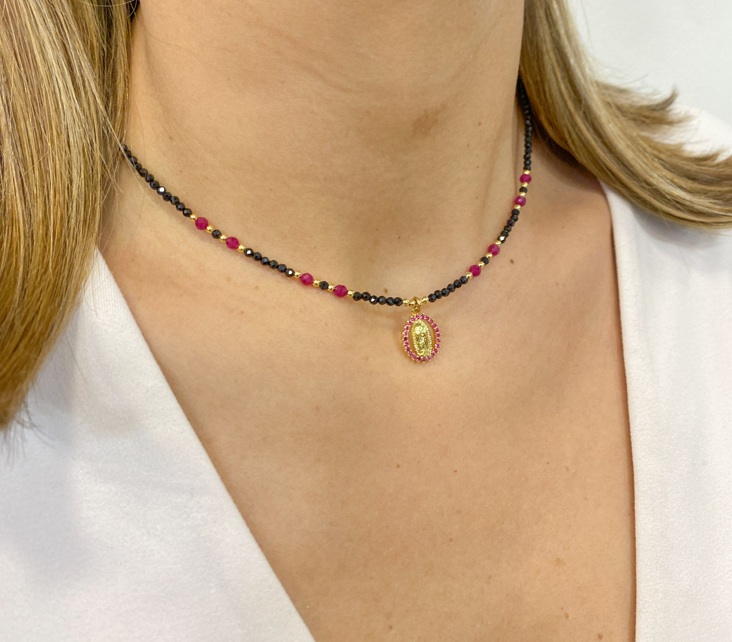 Collar DIPU Color Ruby (Virgen de Guadalupe)