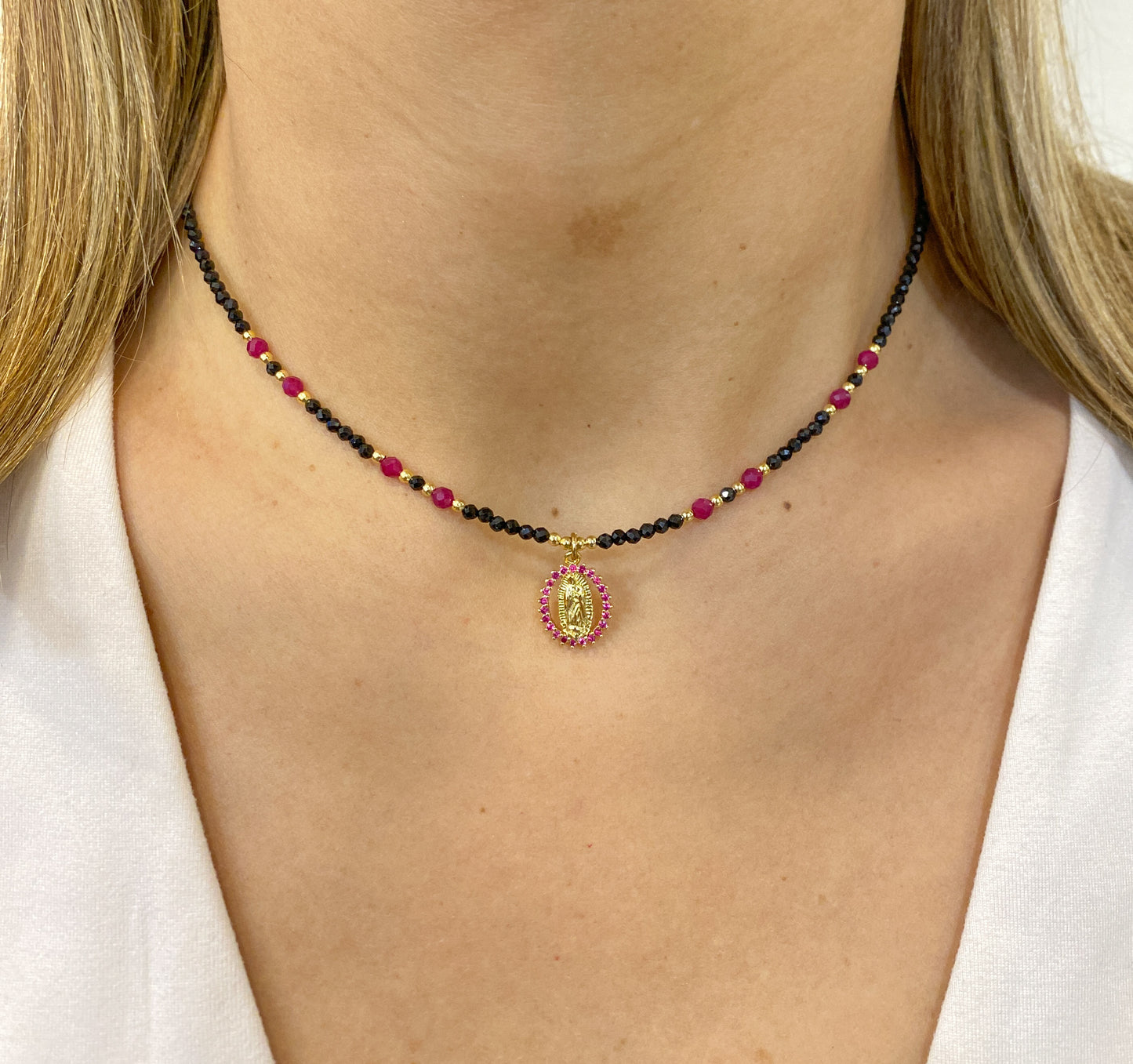 Collar DIPU Color Ruby (Virgen de Guadalupe)