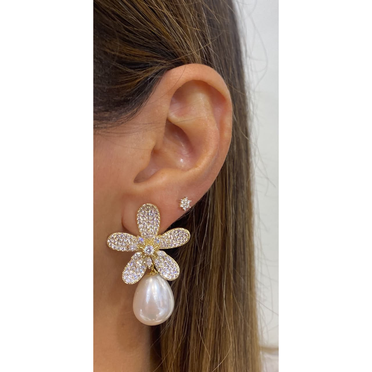 Aretes AKIL Dorados