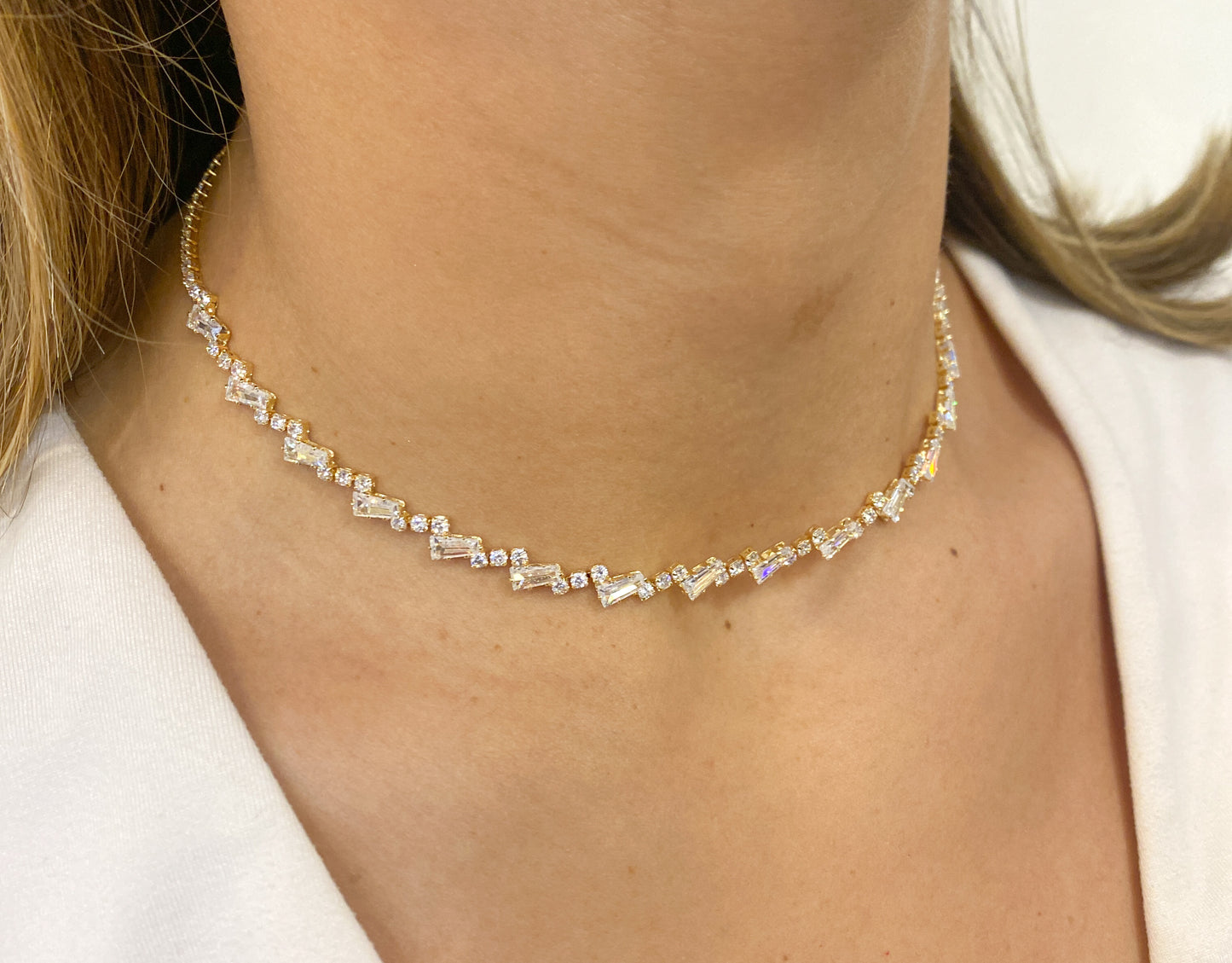 Choker UDIN Dorado