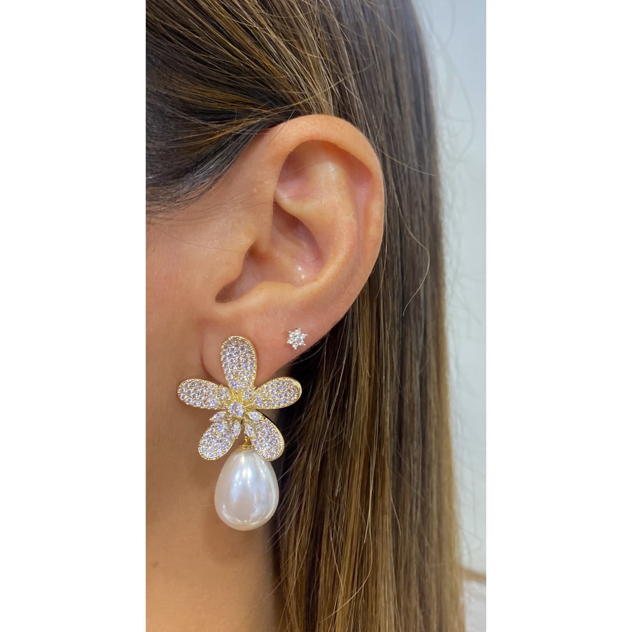 Aretes AKIL Dorados