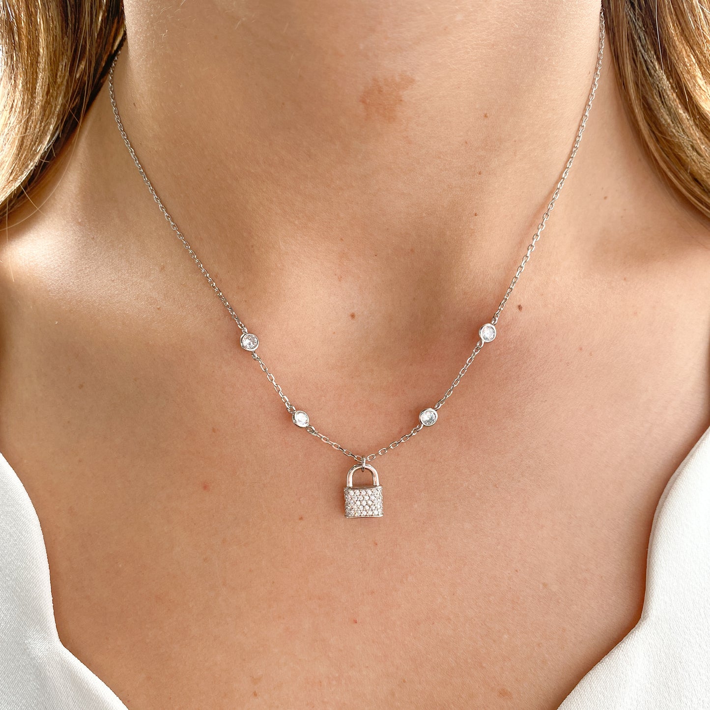 Collar AKEDI